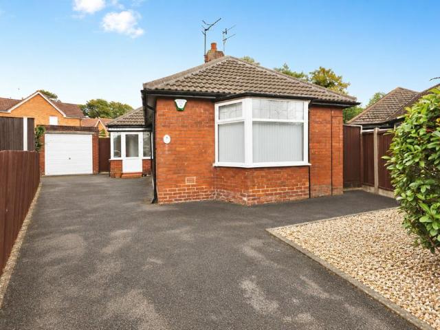 3 bedroom detached bungalow for sale
