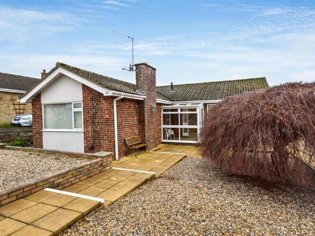 3 bedroom detached bungalow for sale