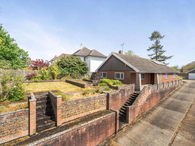 3 bedroom detached bungalow for sale