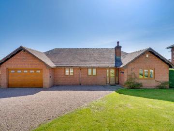 3 bedroom detached bungalow for sale