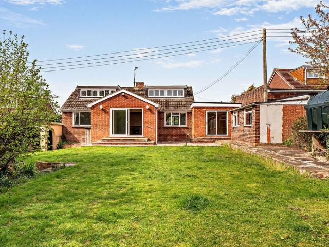 3 bedroom detached bungalow for sale