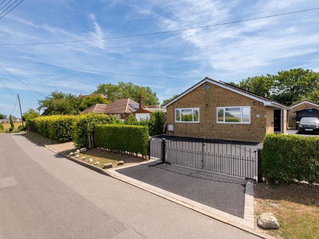 3 bedroom detached bungalow for sale