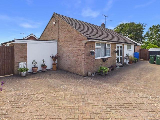 3 bedroom detached bungalow for sale