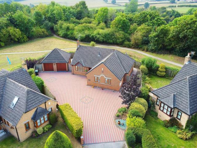 3 bedroom detached bungalow for sale