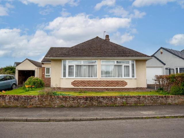 3 bedroom detached bungalow for sale