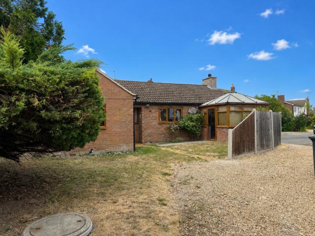 3 bedroom detached bungalow for sale