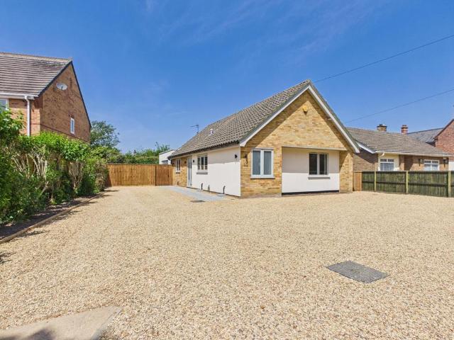 3 bedroom detached bungalow for sale