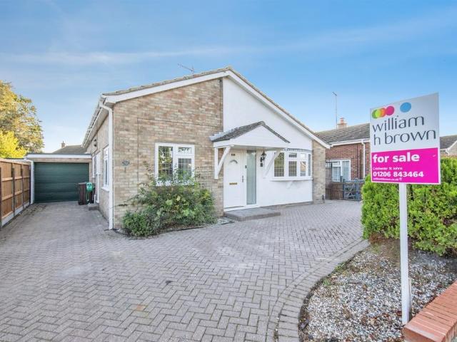 3 bedroom detached bungalow for sale