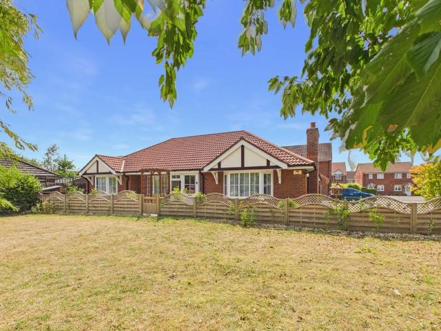 3 bedroom detached bungalow for sale