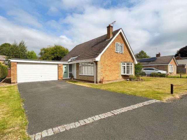 3 bedroom detached bungalow for sale