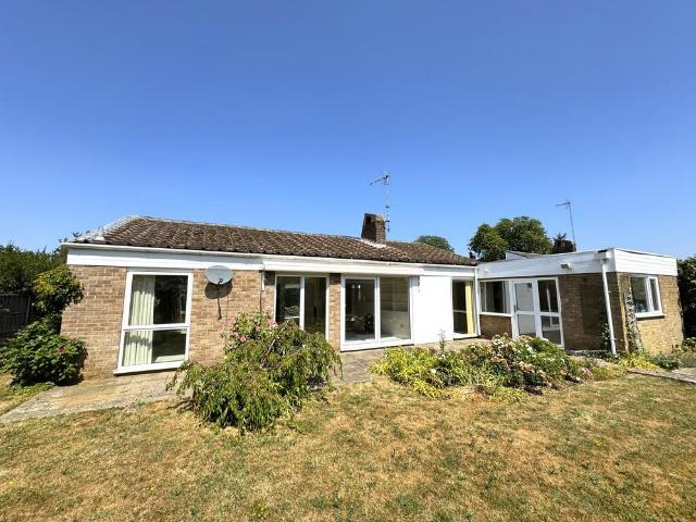 3 bedroom detached bungalow for sale