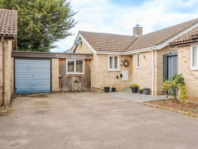 3 bedroom detached bungalow for sale