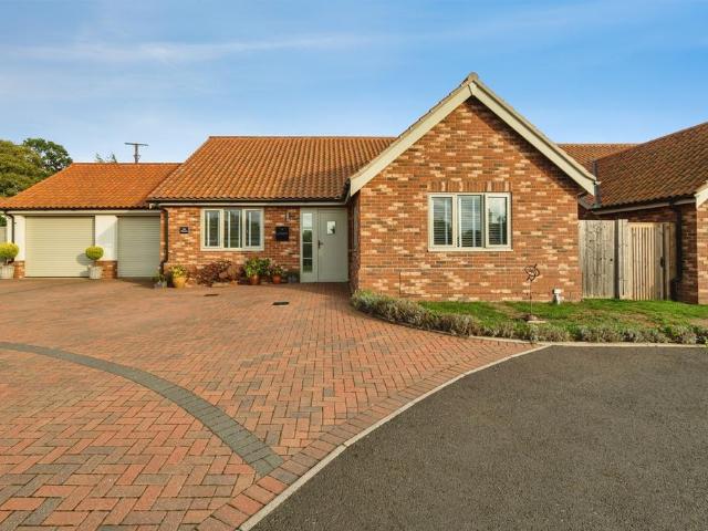3 bedroom detached bungalow for sale