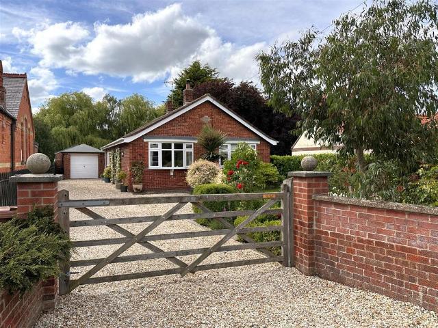 3 bedroom detached bungalow for sale