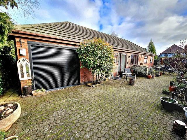 3 bedroom detached bungalow for sale