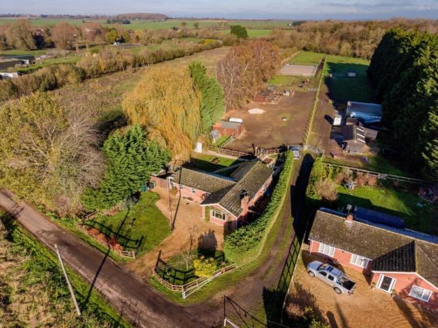 3 bedroom detached bungalow for sale