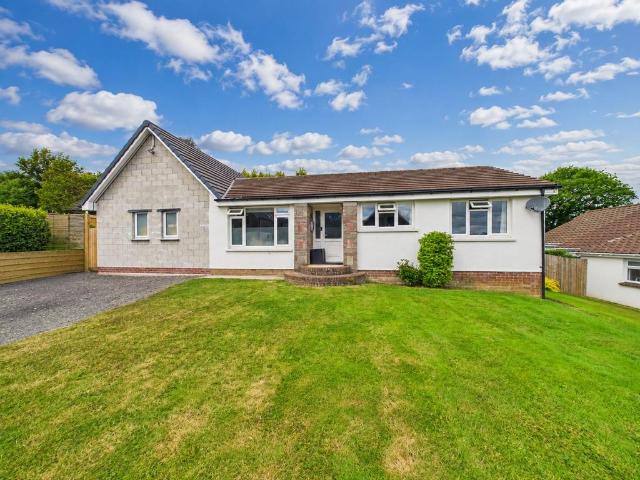 3 bedroom detached bungalow for sale