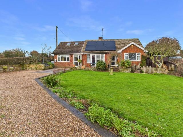4 bedroom detached bungalow for sale