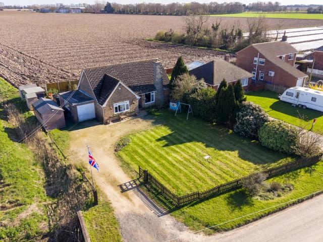 3 bedroom detached bungalow for sale
