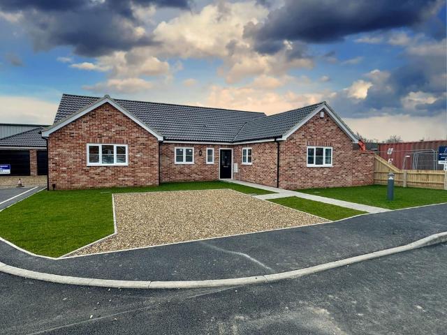 3 bedroom detached bungalow for sale