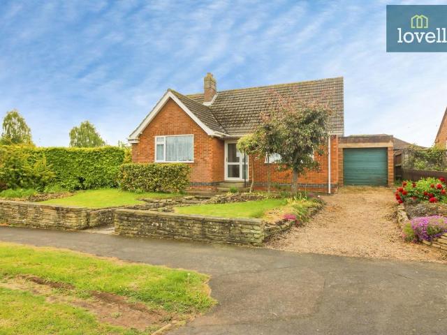 3 bedroom detached bungalow for sale