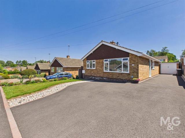 3 bedroom detached bungalow for sale