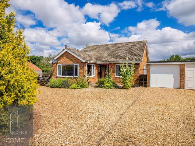 3 bedroom detached bungalow for sale
