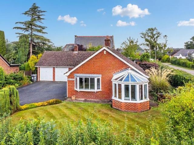 3 bedroom detached bungalow for sale