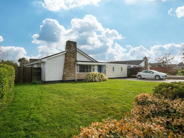 3 bedroom detached bungalow for sale