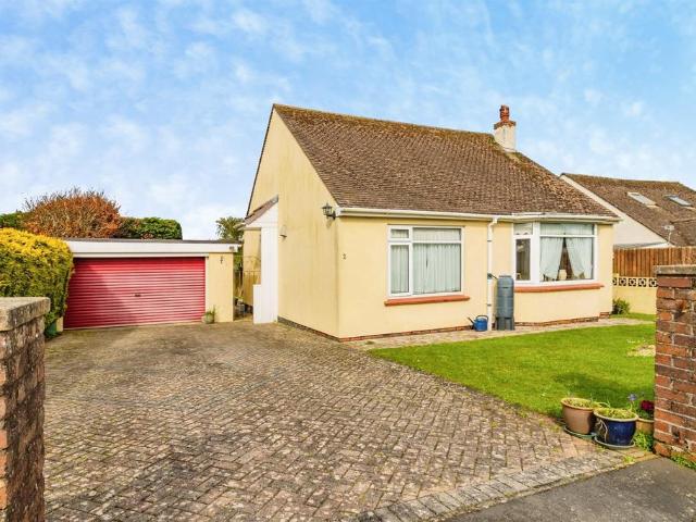 3 bedroom detached bungalow for sale