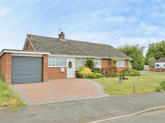 3 bedroom detached bungalow for sale