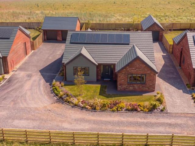 3 bedroom detached bungalow for sale