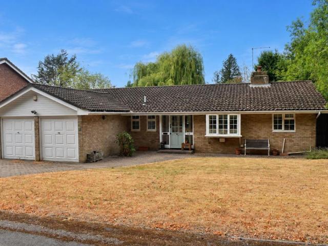 3 bedroom detached bungalow for sale