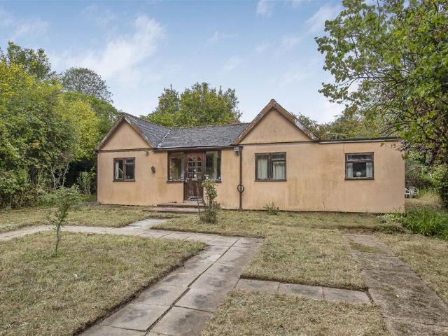 3 bedroom detached bungalow for sale