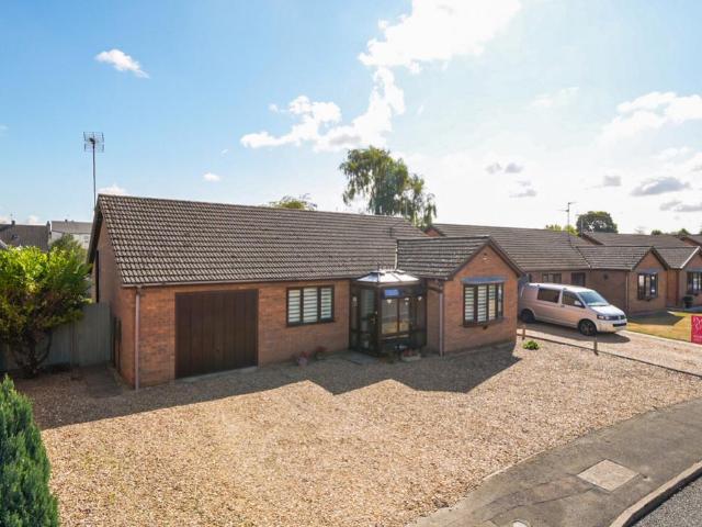 3 bedroom detached bungalow for sale