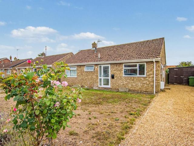 3 bedroom detached bungalow for sale