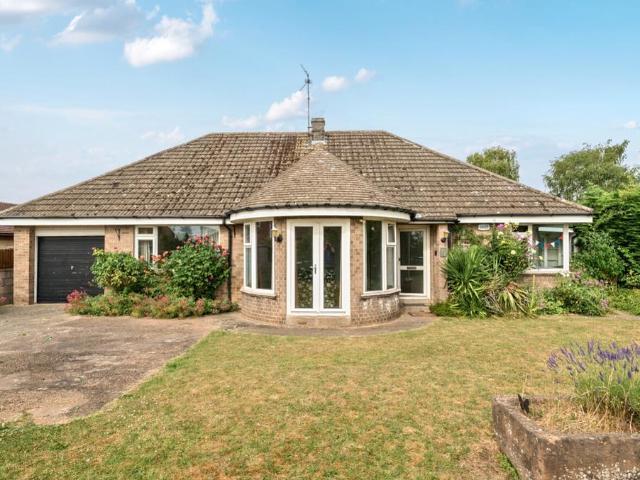 3 bedroom detached bungalow for sale