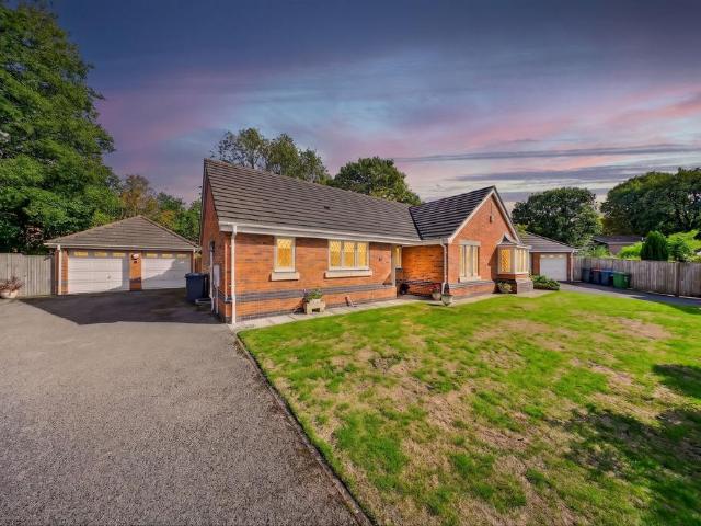 3 bedroom detached bungalow for sale