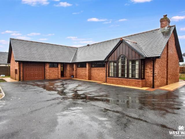 3 bedroom detached bungalow for sale