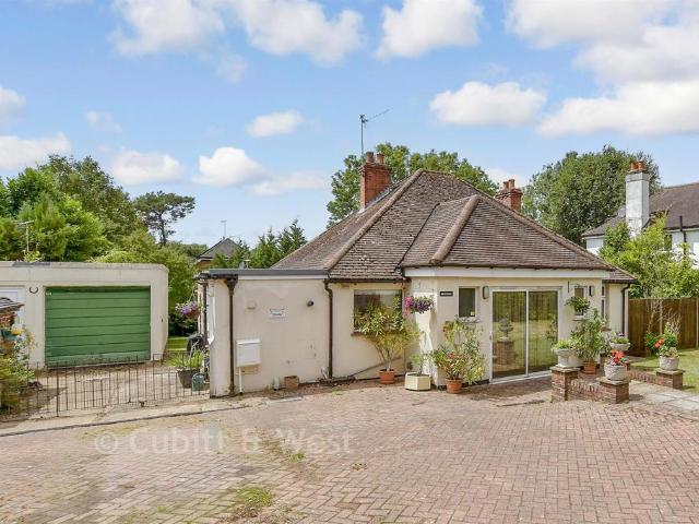 3 bedroom detached bungalow for sale