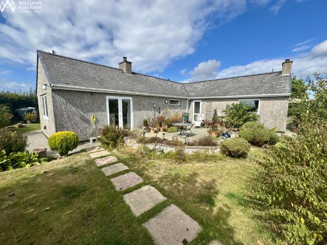 3 bedroom detached bungalow for sale