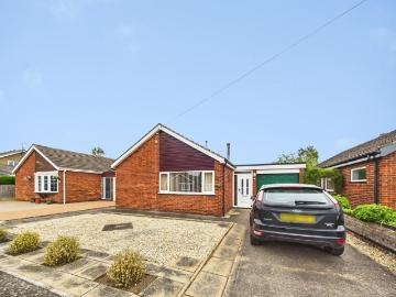 3 bedroom detached bungalow for sale