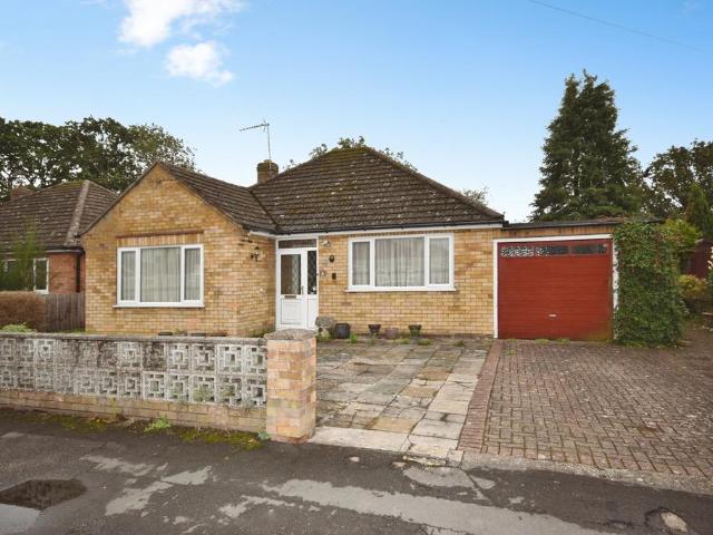 3 bedroom detached bungalow for sale