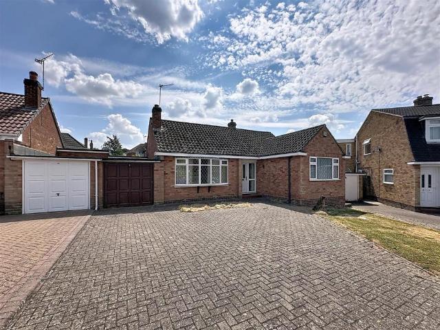 3 bedroom detached bungalow for sale