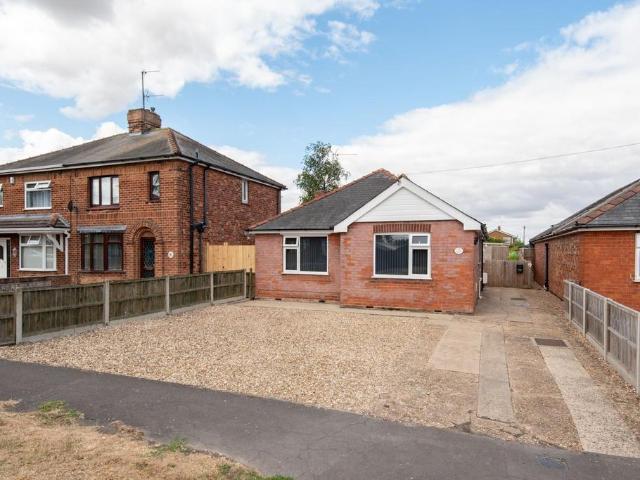 3 bedroom detached bungalow for sale