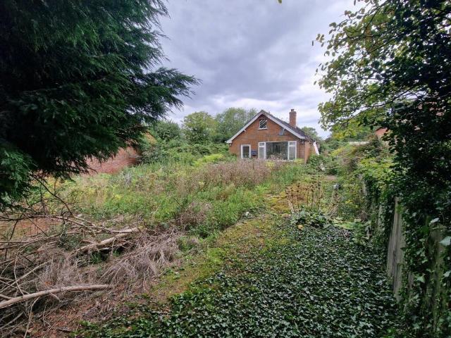 3 bedroom detached bungalow for sale