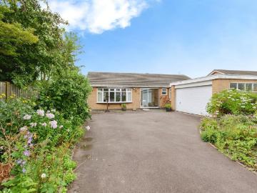 3 bedroom detached bungalow for sale
