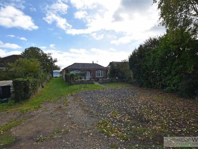 3 bedroom detached bungalow for sale