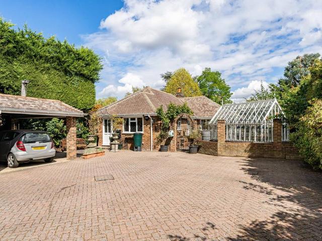 3 bedroom detached bungalow for sale
