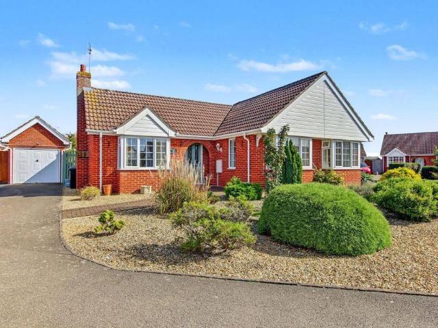 3 bedroom detached bungalow for sale